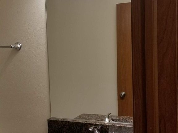 3rd image of 420 Vine St APT 4