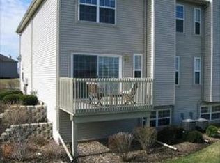 2667 Granite Ct, Crystal Lake, IL 60012