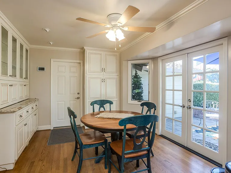 1176 Koch Ln — Photo 5