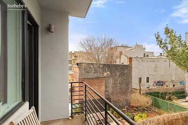 Sold by Sotheby's International Realty | media 5