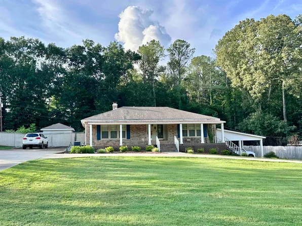 469 Betsy Ross Ln, Florence, AL 35633