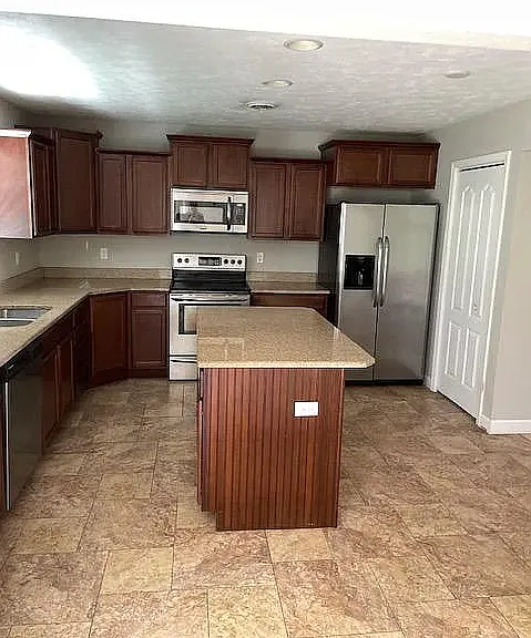 11066 Zachary Dr — Photo 4