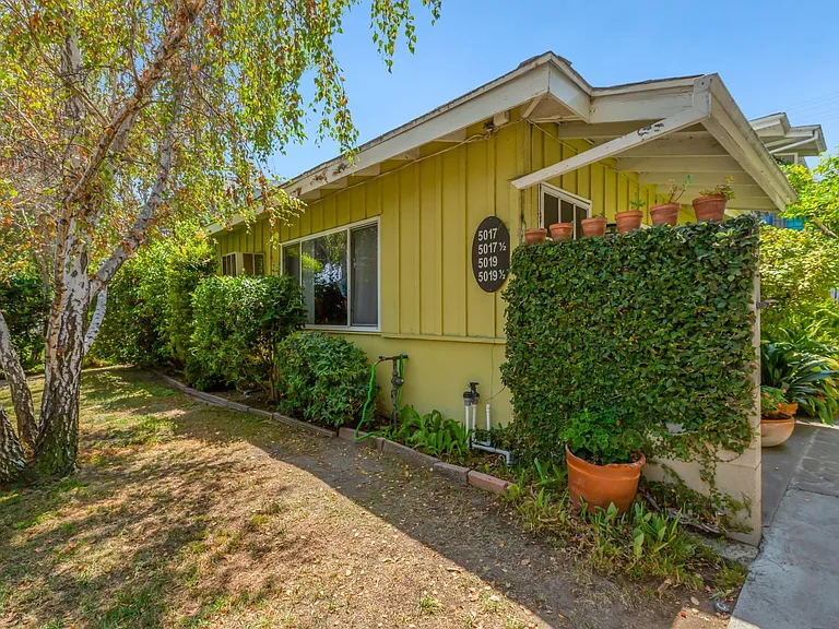 5019 Cahuenga Blvd #5019 — Photo 1