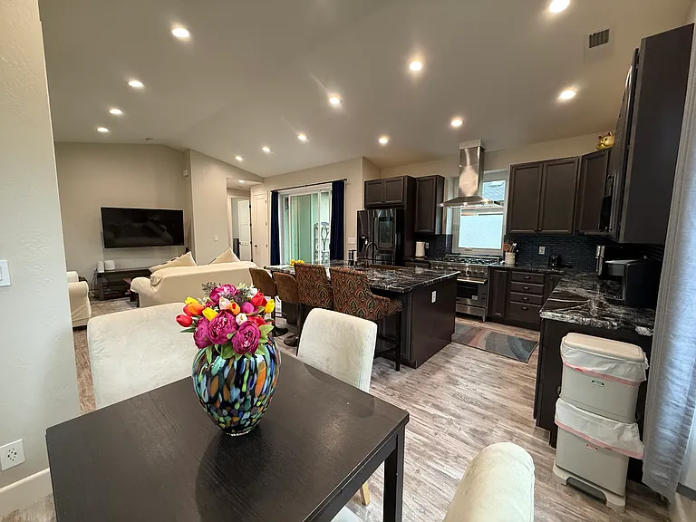 1598 Valota Rd — Photo 28