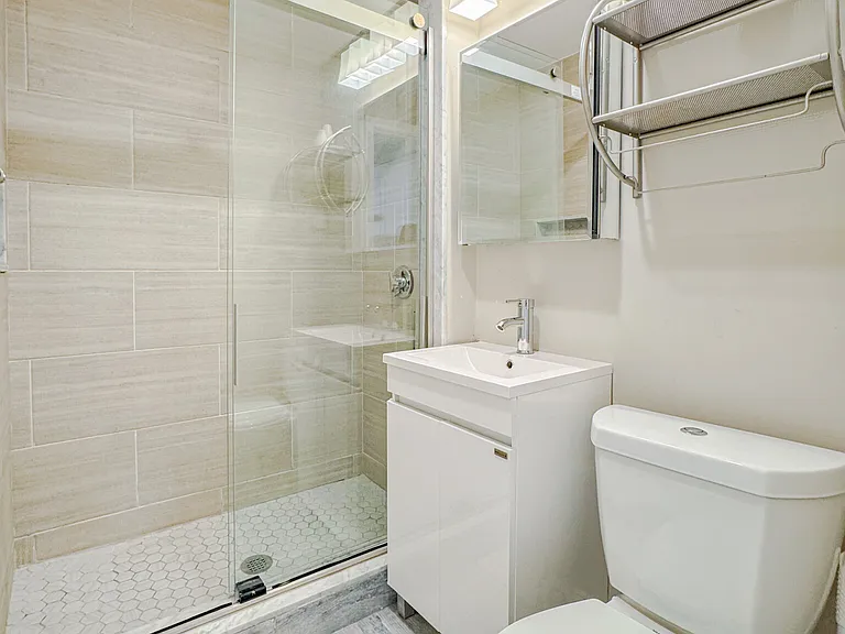 19 Town Hill St #2 — Photo 9