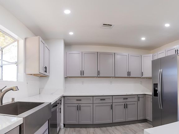 4th image of 1376 Calle Violeta