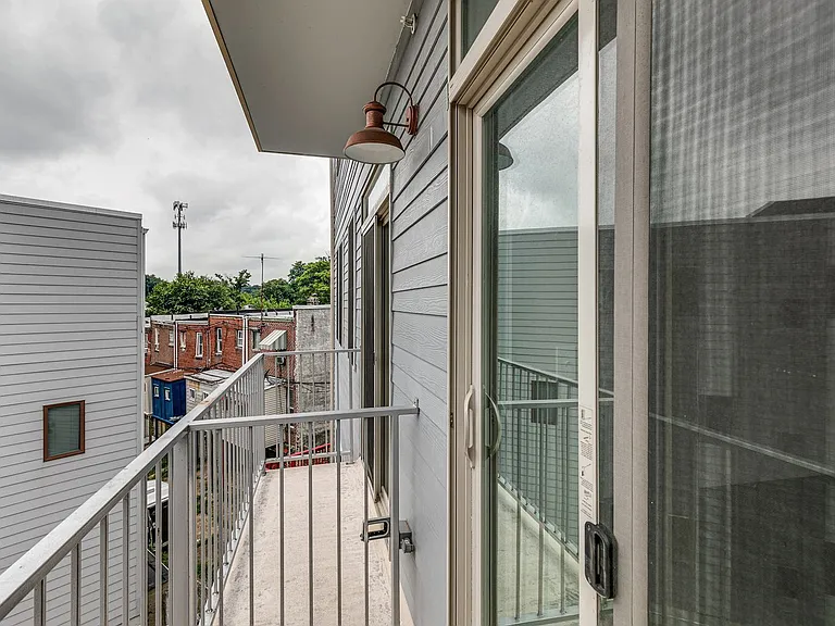 549 Armstrong St #302 — Photo 16