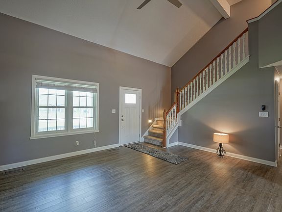 5th image of 6926 Russet Dr