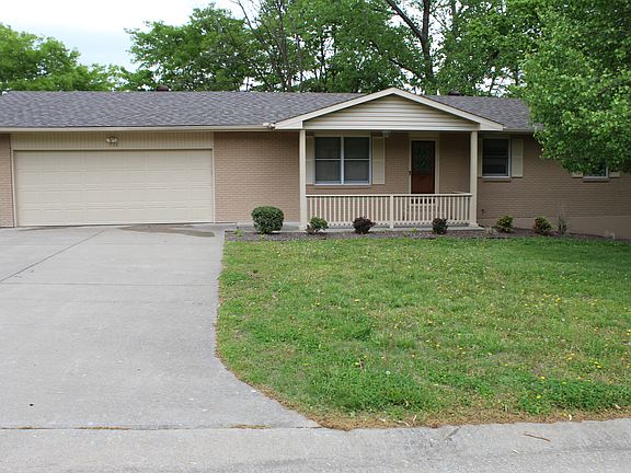 2nd image of 1726 Carolina Ln