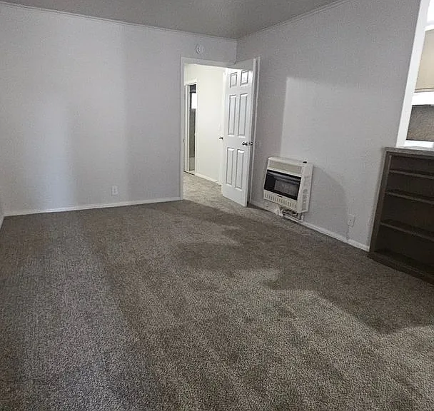 Colonial Terrace — Photo 9