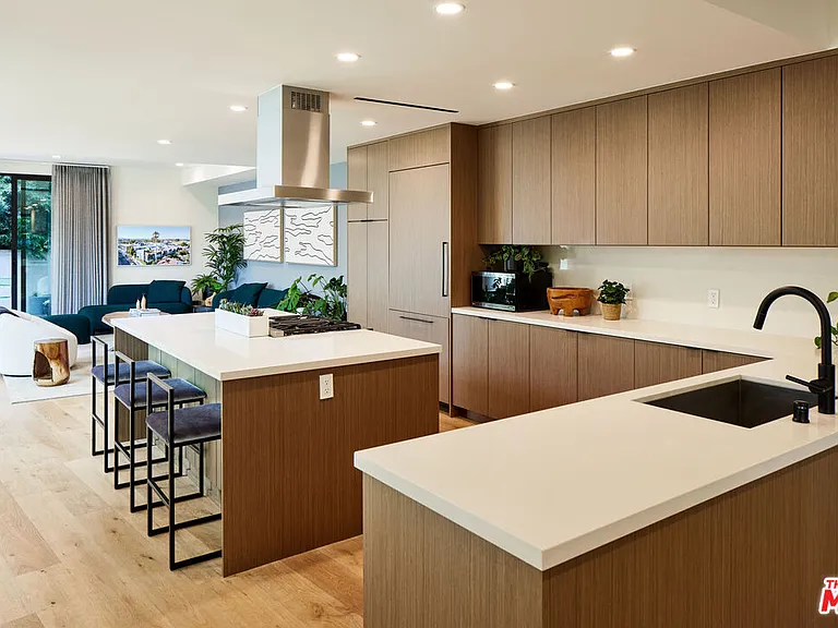 330 Rennie Ave #1 — Photo 12