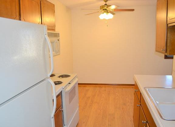 4th image of 4351 Parklawn Ave #111