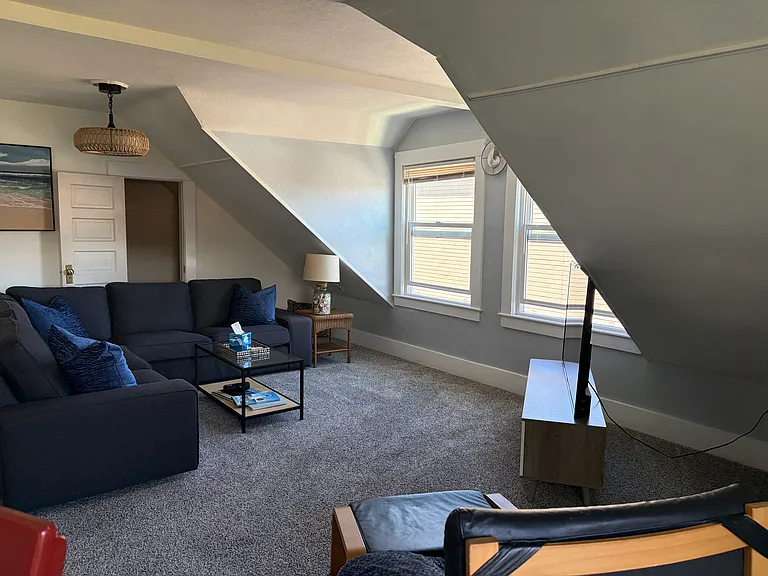 709 2nd Ave #B — Photo 4