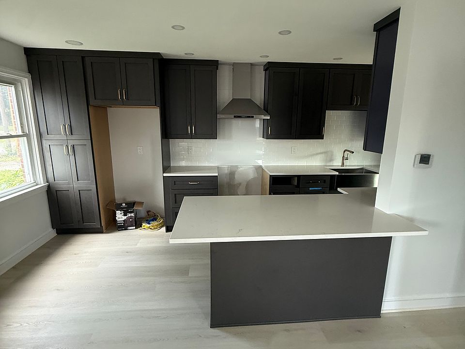 1st image of 3704 Farr Ave
