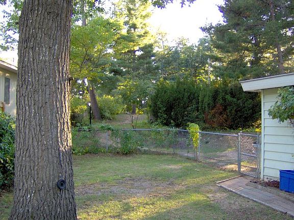5th image of 880 Indian Trail Blvd