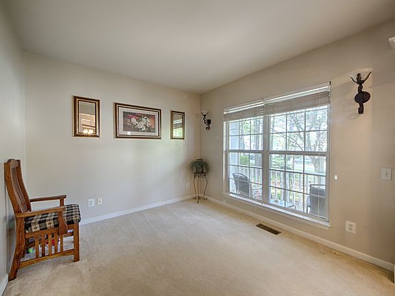 3rd image of 14851 Buttonwood Ct