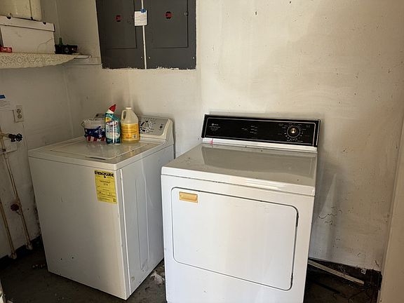 2nd image of 190 Grandberry St