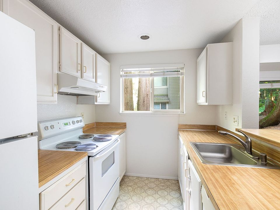 1st image of 14607 NE 81st St