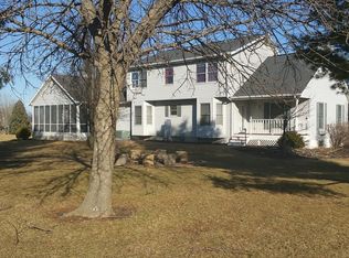 2664 Aunt Polly Ln, Muscatine, IA 52761