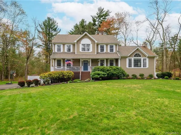 89 New Lebbon Road, Newtown, CT 06482