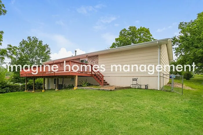 302 Clara St — Photo 18