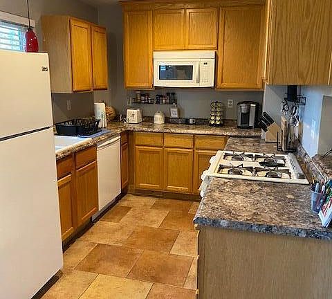 2nd image of 3314 Ravenwood Ln