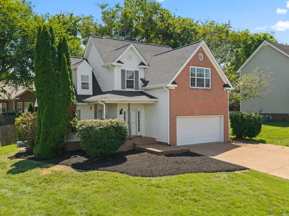 2821 Lafayette Dr, Thompsons Station, TN 37179