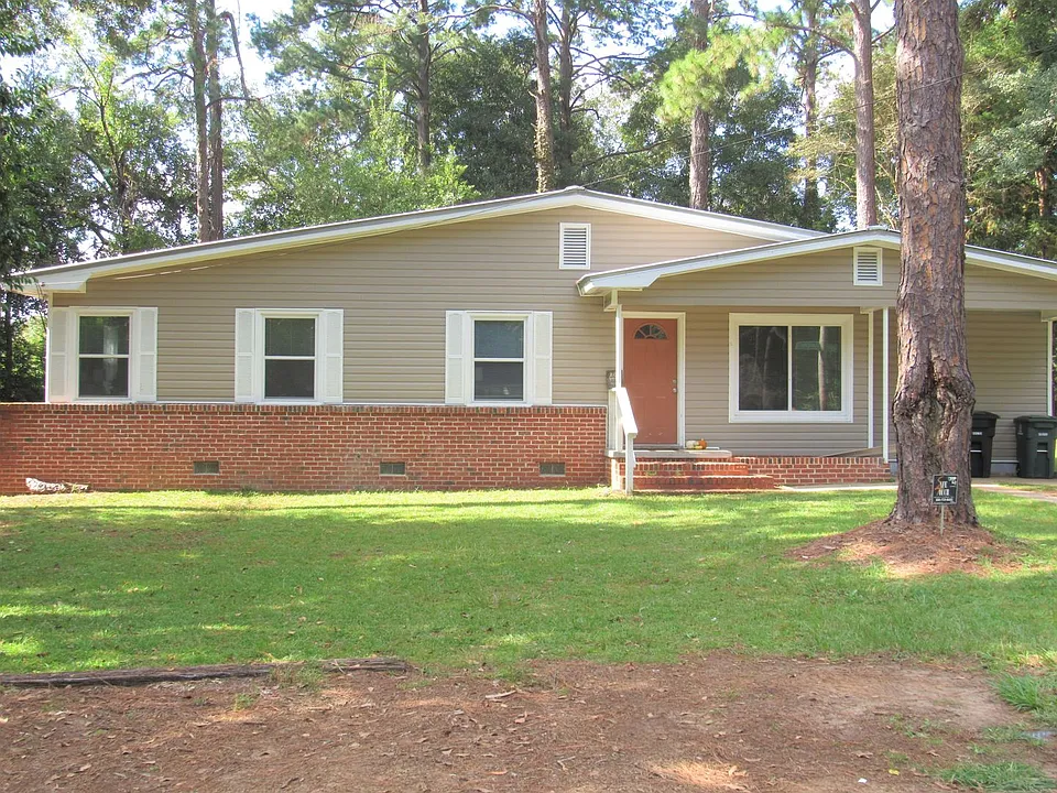 208 Juniper Dr
