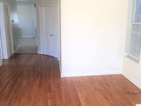 5th image of 1647 N North Park Ave #3