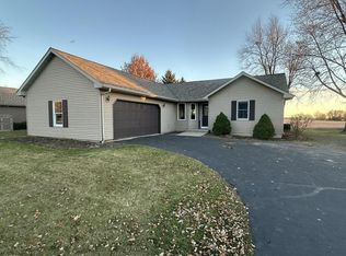 539 Autumn Dr, Walworth, WI 53184