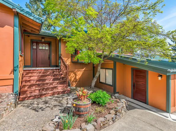 636 Walnut St, Ashland, OR 97520