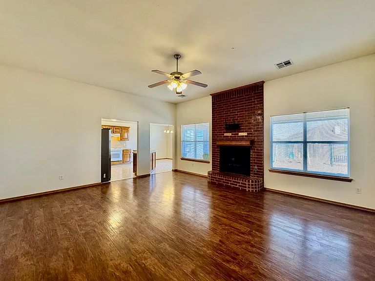 8221 Greer Way — Photo 6