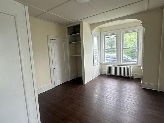 4th image of 5 Pennsylvania Ave #1