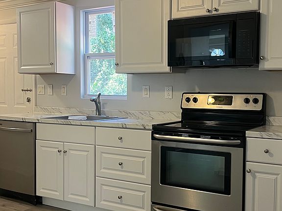 2nd image of 7811 Cloughy Cir