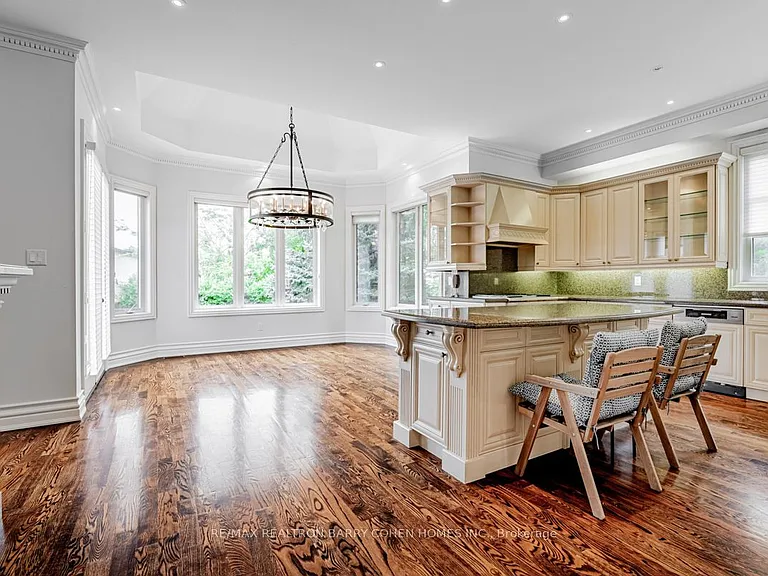 8 York Rd — Photo 12