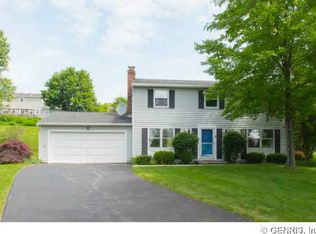 8 Lupine Ct, Fairport, NY 14450