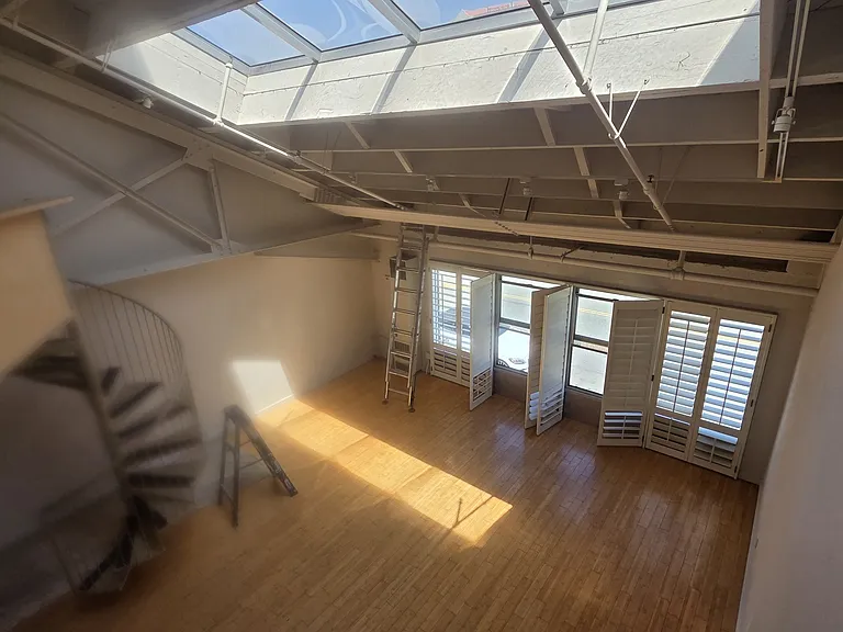 6037 Christie Ave — Photo 19