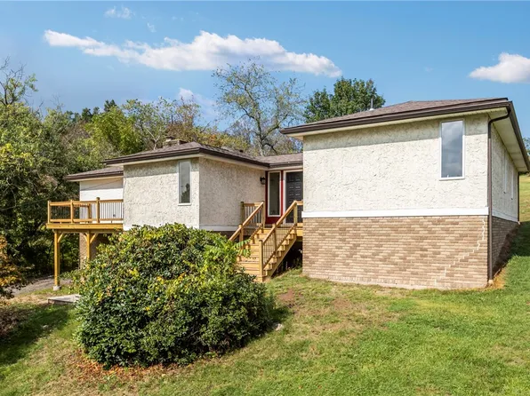 7440 Noblestown Rd N, Oakdale, PA 15071