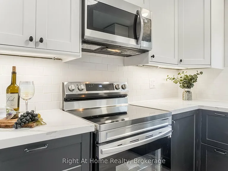 69 Heather Rd #UPPER LEVEL — Photo 9