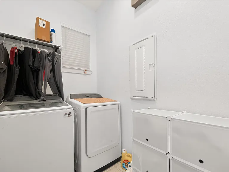 305 Rise Ln — Photo 21