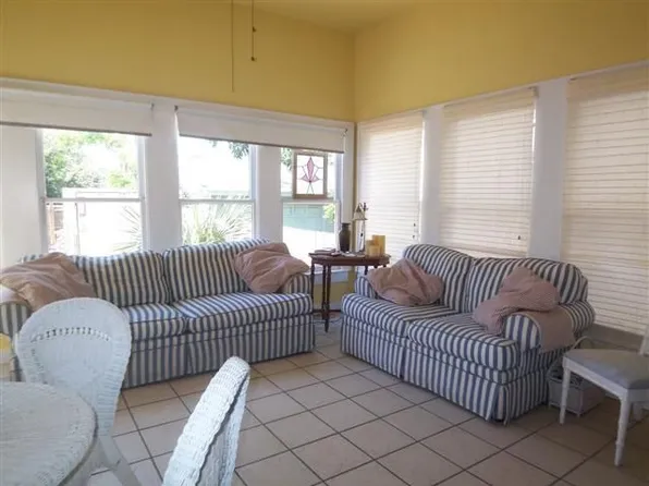 1824 Avenue O, Galveston, TX 77550