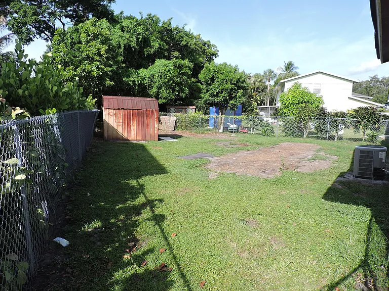 8599 Crater Ter — Photo 16