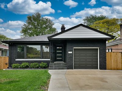 7049 N Caldwell Ave, Chicago, IL, 60646