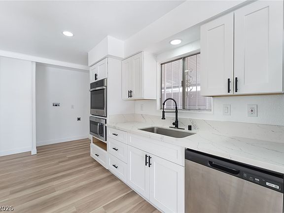 2nd image of 4980 Ridge Dr