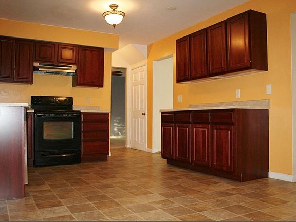 2nd image of 9640 Trafford Ct