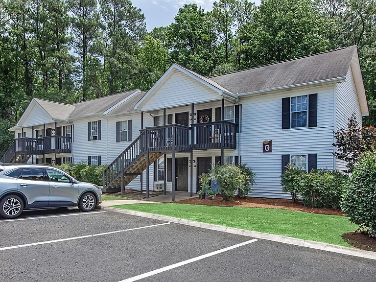 Cross Creek Apartments — Photo 15