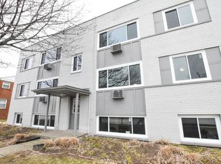 21015 Westway Dr APT 6, Rocky River, OH 44116