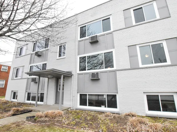 21015 Westway Dr APT 6, Rocky River, OH 44116