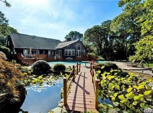 239 Canoe Place Rd, Southampton, NY 11968