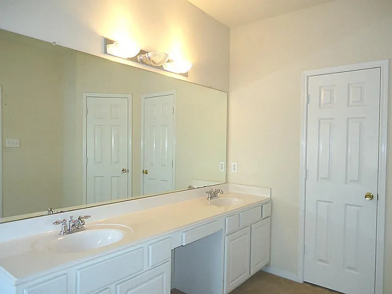 18646 Flagstone Creek Rd — Photo 8